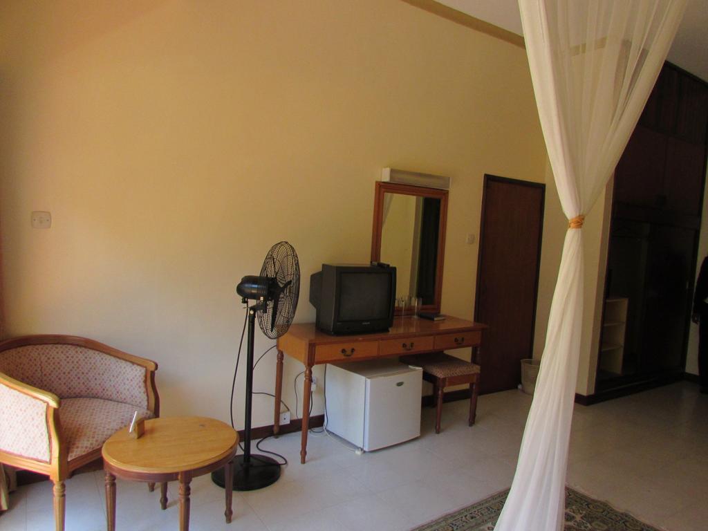 Equator Hotel Arusha Room photo
